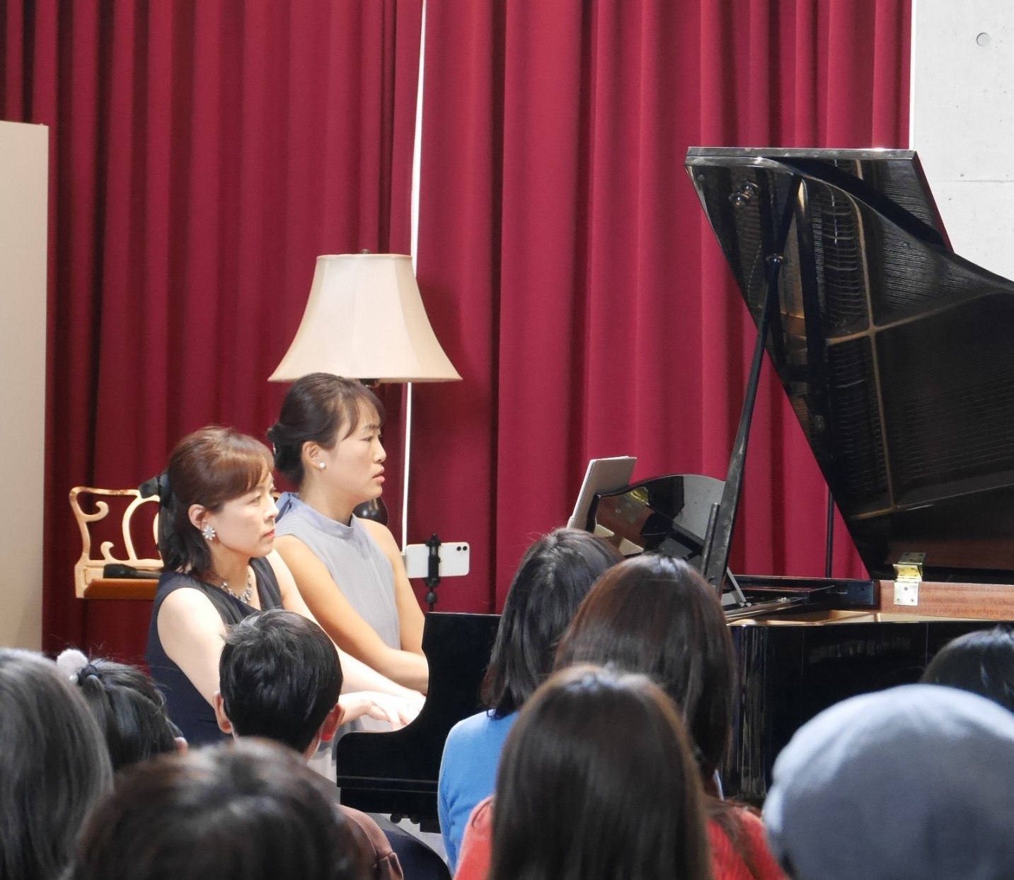 Piano Duo Emma 演奏