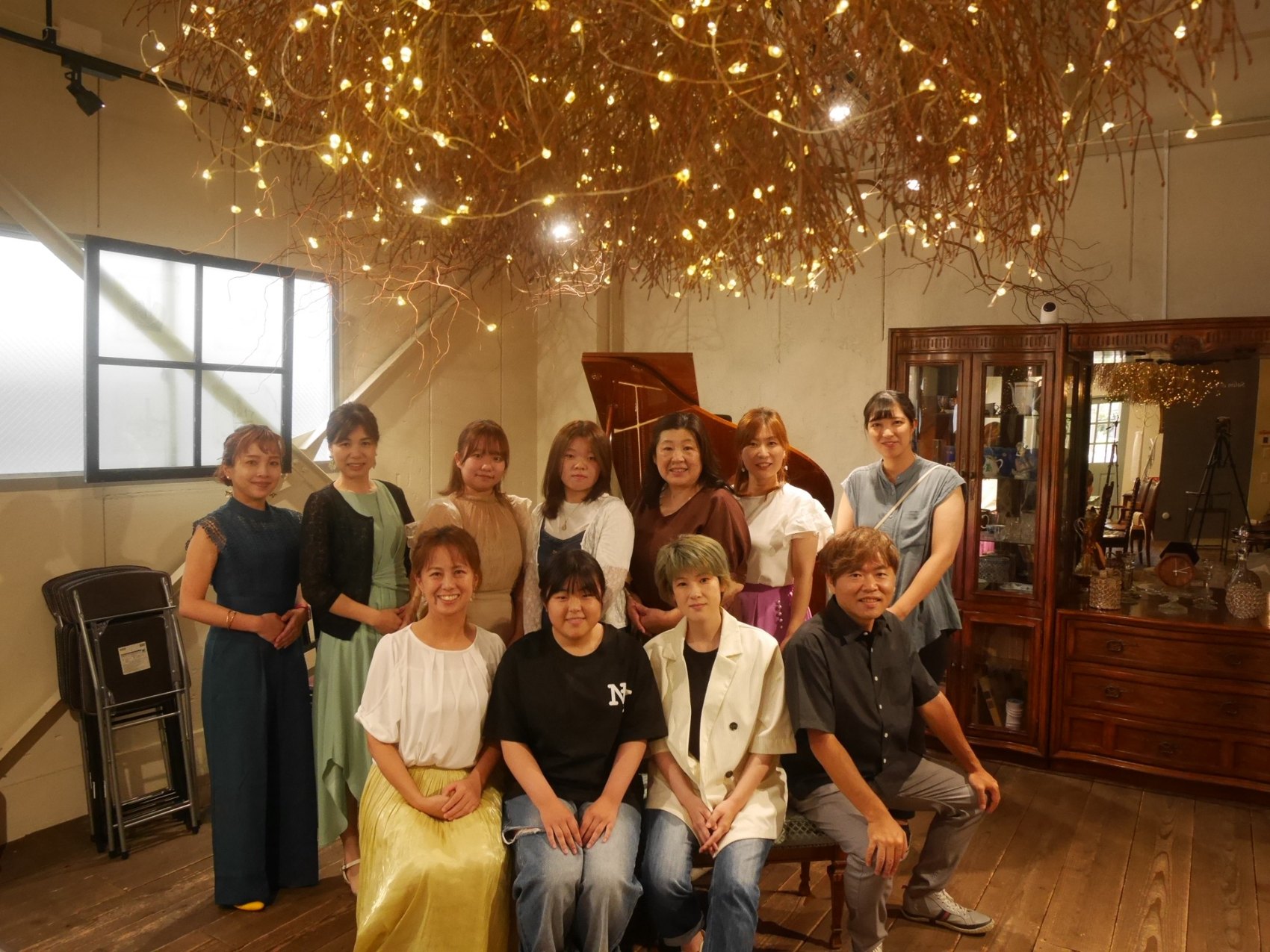 イベント出演者と参加者の集合写真
